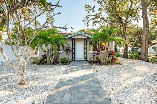 1704 Wisconsin Ln, SARASOTA, FL, 34239-5941 | Card Image