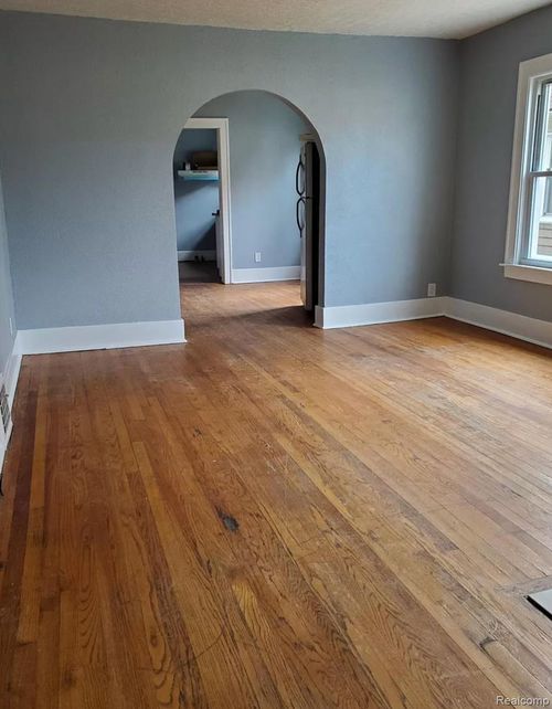 66 N Telegraph Rd, Pontiac, MI, 48341-1166 | Card Image