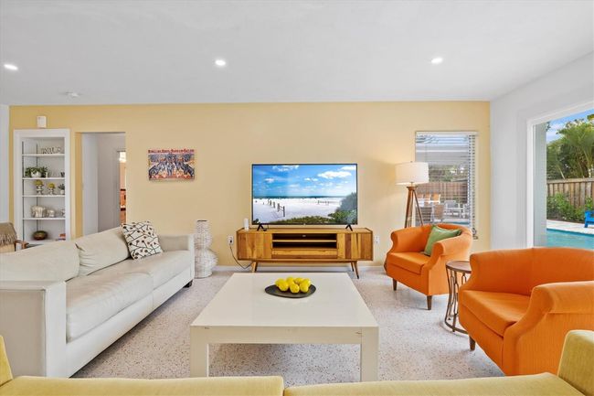 2473 Davis Blvd, House other with 3 bedrooms, 2 bathrooms and null parking in Sarasota FL | Image 11