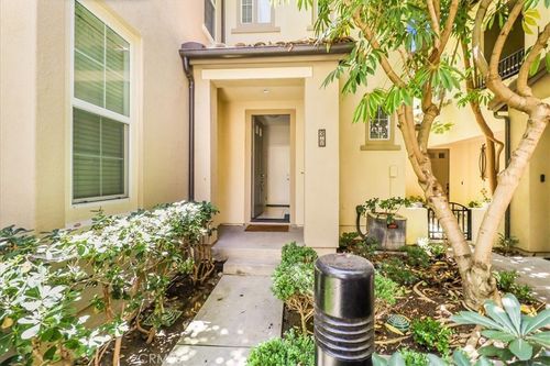 32 Perennial, Irvine, CA, 92603-0622 | Card Image