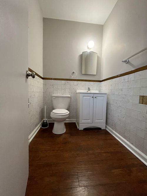 1-704 Blue Ridge Ave, Bedford, VA, 24523-2547 | Card Image