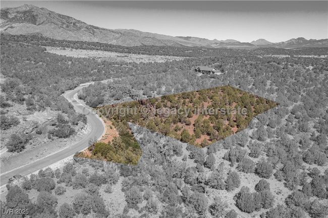 Bird's eye view of mountains | Image 22