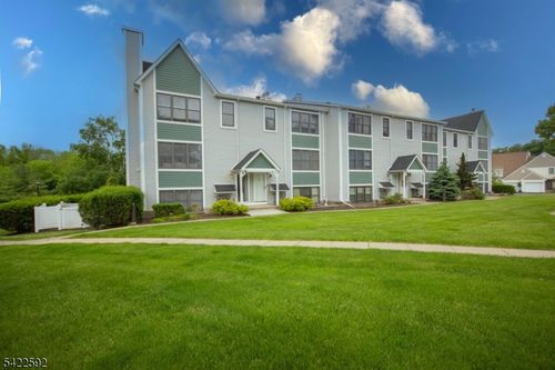 22-22 Burlington Ct, Hamburg, NJ, 07419-1322 | Card Image