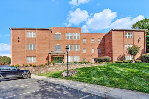 apt-207-3060 Mcvitty Forest Dr, Roanoke, VA, 24018-3555 | Card Image