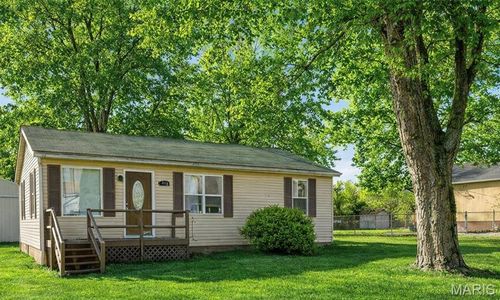 512 Belvedere Dr, Belleville, IL, 62223-3206 | Card Image