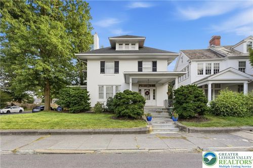 804 W Broad St, Quakertown, PA, 18951-1222 | Card Image