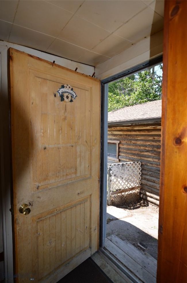 Side door to garage | Image 24