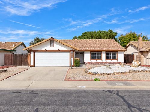 1324 e m Chukar Street, Los Banos, CA, 93635 | Card Image