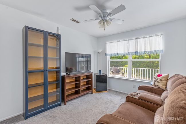 54 Kensington Dr, Townhouse with 3 bedrooms, 2 bathrooms and null parking in Piscataway NJ | Image 4