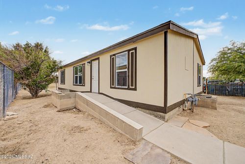 655 W 42nd Street, Tucson, AZ, 85713 | Card Image