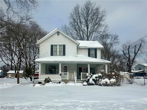 318 W 3rd St, Niles, OH, 44446-1422 | Card Image