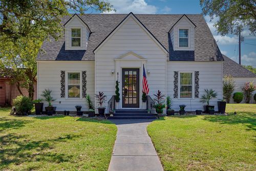 811 W Main St, Olney, TX, 76374-1745 | Card Image