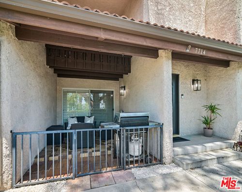 22-7714 Via Sorrento, Burbank, CA, 91504-1045 | Card Image