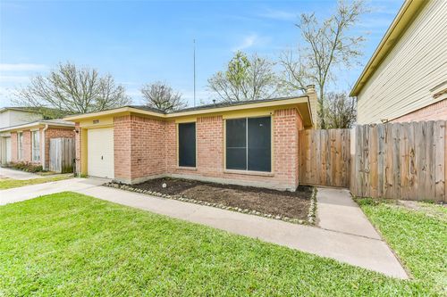 7839 Greenedge Dr, Houston, TX, 77040-1622 | Card Image