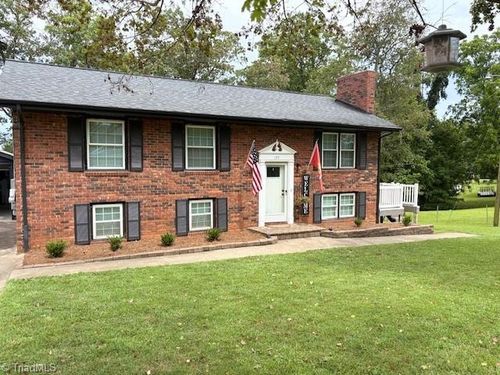 177 Pineridge Cir, North Wilkesboro, NC, 28659-8808 | Card Image