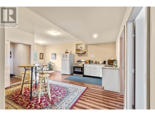 620 Hemlock St, House other with 8 bedrooms, 5 bathrooms and 2 parking in Kamloops BC | Image 6