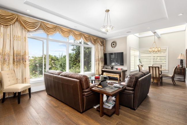 1135 Queens Avenue, House other with 5 bedrooms, 6 bathrooms and 4 parking in West Vancouver BC | Image 5