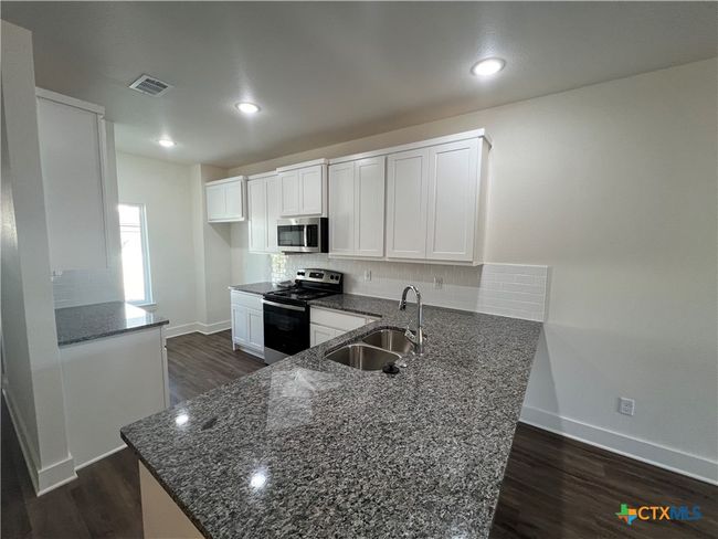 1810 Royal Loop, Townhouse with 4 bedrooms, 3 bathrooms and null parking in Belton TX | Image 5