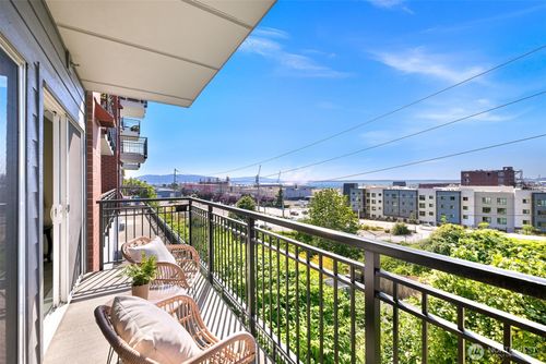 unit-210-1015 Railroad Ave, Bellingham, WA, 98225-5094 | Card Image