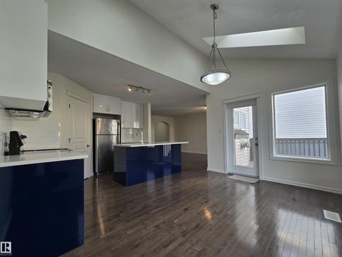 21208 89a Ave Nw, Edmonton, AB, T5T6V5 | Card Image