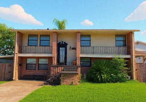 1724 Sandra Ave, Metairie, LA, 70003-3647 | Card Image