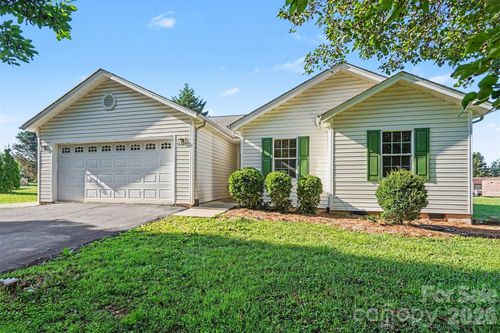 105 3rd Ave Nw, Hildebran, NC, 28637-9109 | Card Image