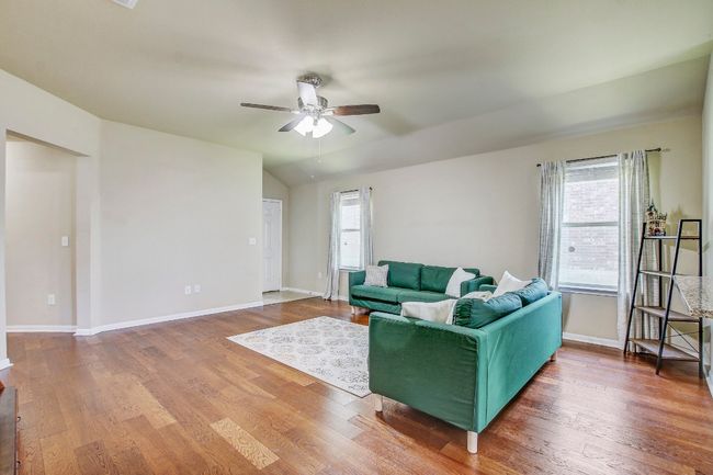 400 Pinnacle Dr, House other with 3 bedrooms, 2 bathrooms and 4 parking in Georgetown TX | Image 6