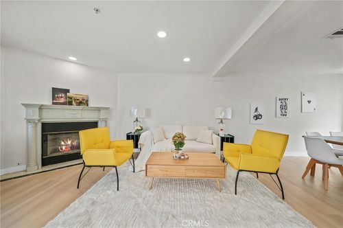 apt-d-32 Diamond St, Arcadia, CA, 91006-3893 | Card Image