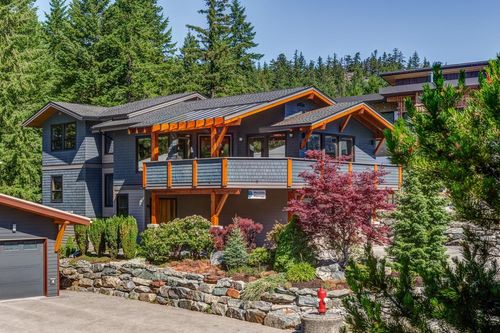 7459 Dogwood St, Pemberton, BC, V0N2L1 | Card Image