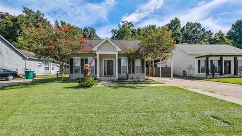 2735 Village Ct, Marrero, LA, 70072-8620 | Card Image