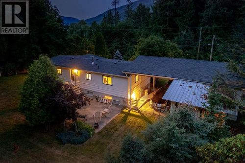 1845 Ridgewood Rd, Nelson, BC, V1L6J9 | Card Image