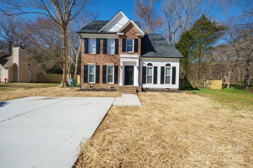 8733 Canter Post Dr, Charlotte, NC, 28216-9677 | Card Image