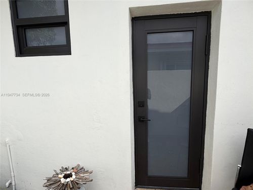 b-673 W 60th St, Hialeah, FL, 33012-6547 | Card Image