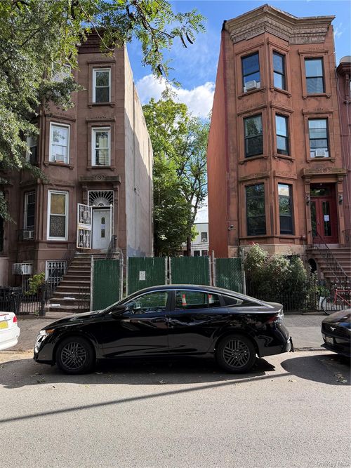 900A Greene Avenue, New York, NY, 11221 | Card Image