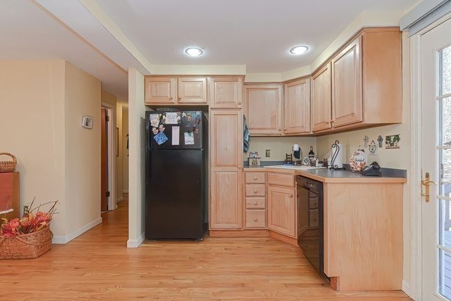 21 Edlin St, House other with 3 bedrooms, 1 bathrooms and 1 parking in Worcester MA | Image 11
