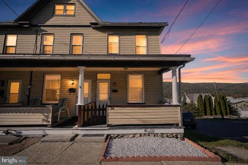 72 E Railroad St, Nesquehoning, PA, 18240-1612 | Card Image