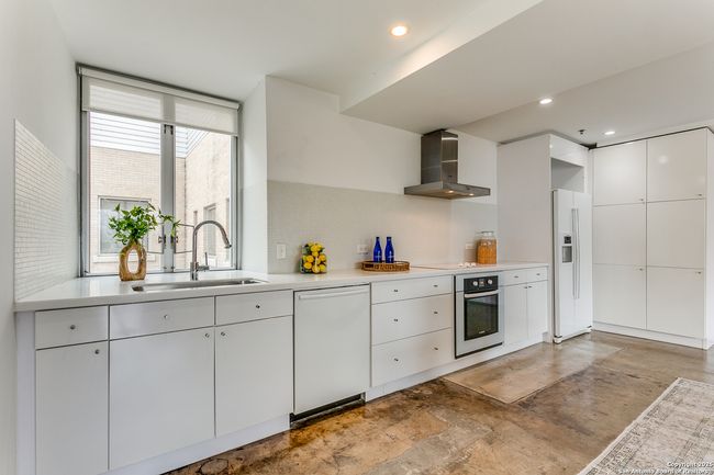 UNIT-2410 - 1115 S Alamo St, Condo with 2 bedrooms, 1 bathrooms and null parking in San Antonio TX | Image 9