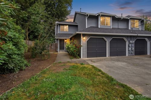 8204 47th Ave Ne, Marysville, WA, 98270-3415 | Card Image