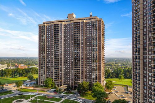 10n-26910 Grand Central Parkway, New York, NY, 11005 | Card Image