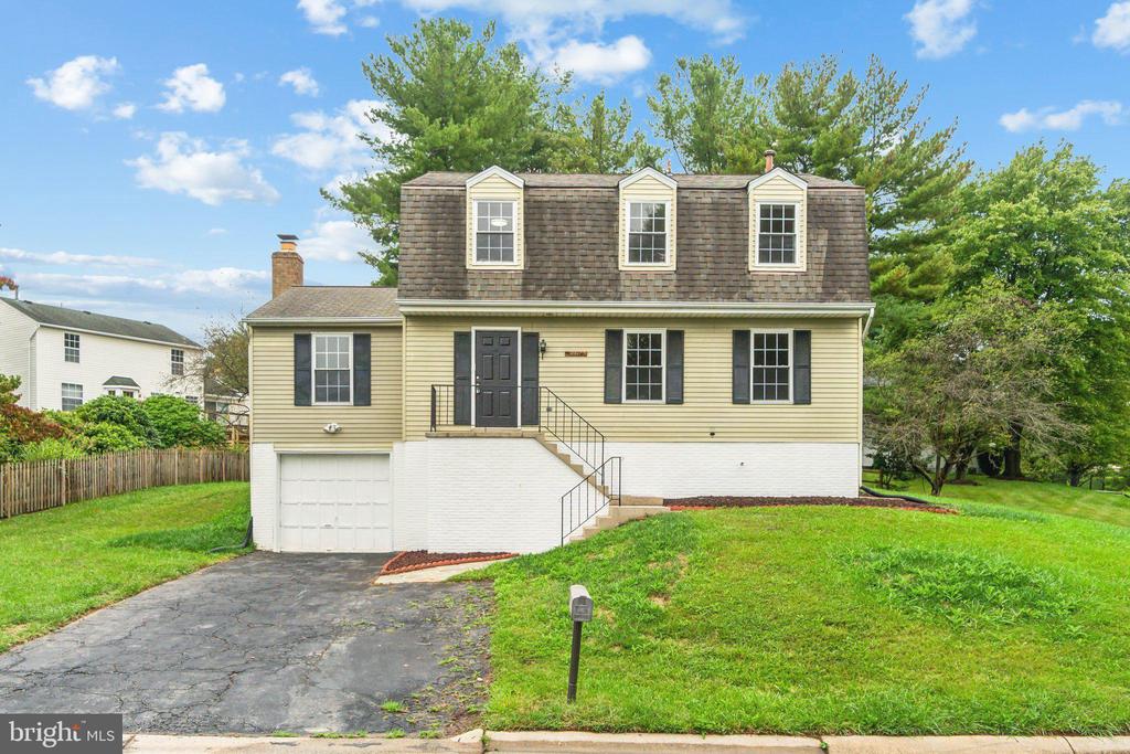 Anamosa Dr, Derwood, MD 20855