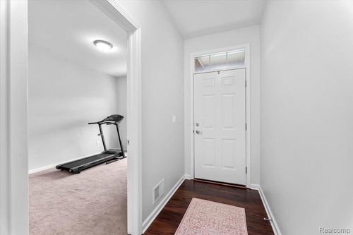 24086 Hemlock Dr, Flat Rock, MI, 48134-2400 | Card Image
