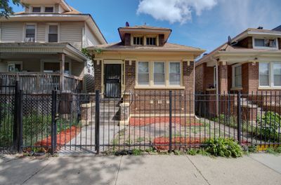 651 N Lotus Avenue, House other with 2 bedrooms, 1 bathrooms and null parking in Chicago IL | Image 1