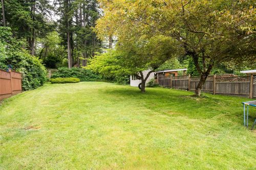 4518 Hughes Rd, Saanich, BC, V9E2B8 | Card Image