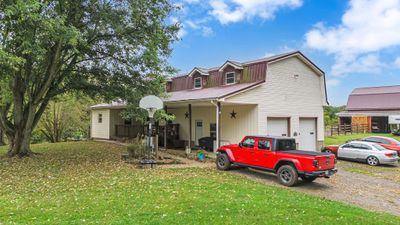 556 Potts Rd, Home with 5 bedrooms, 3 bathrooms and null parking in Hookstown PA | Image 2