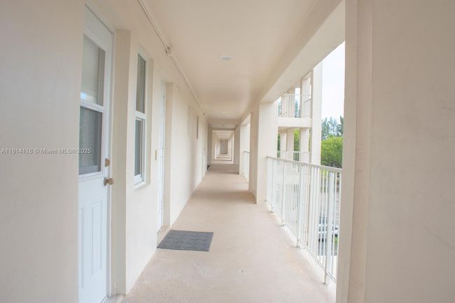 APT-408 - 2651 S Course Dr, Condo with 2 bedrooms, 2 bathrooms and null parking in Pompano Beach FL | Image 4