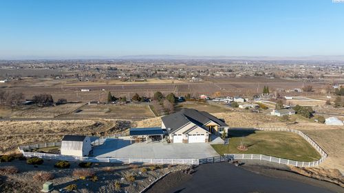 21902 S 1522 Pr Sw, Prosser, WA, 99350-8861 | Card Image