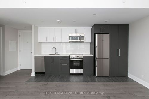 604-11 Walmer Rd, Toronto, ON, M5R2W9 | Card Image