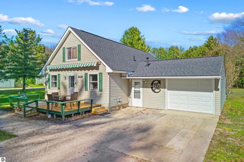 7936 E Cedar Lake Dr, Greenbush, MI, 48738-9211 | Card Image