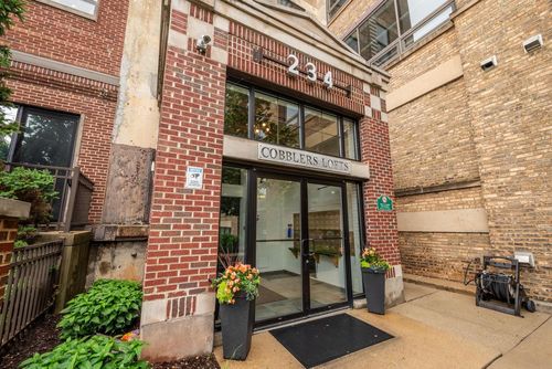 404-234 E Reservoir Avenue, Milwaukee, WI, 53212 | Card Image