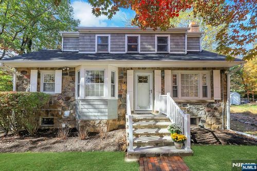 103 E Mahwah Rd, Mahwah, NJ, 07430-1448 | Card Image